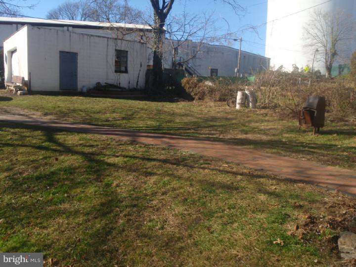 640 North Providence Road Media, PA 19063 - Photo 21 of 23 Back Yard