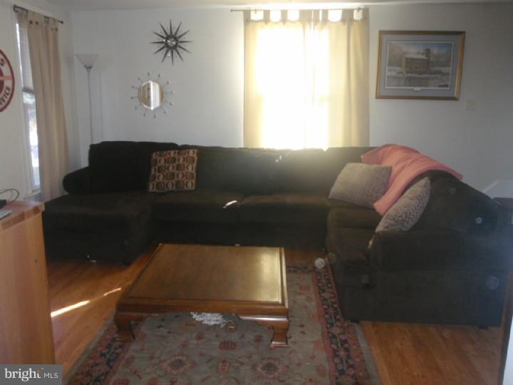 640 North Providence Road Media, PA 19063 - Photo 9 of 23 Living Room