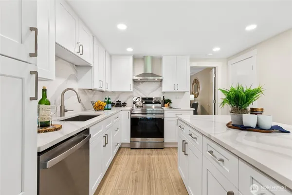 $977,777 | 20103 75th Avenue Northeast, Kenmore, WA 98028