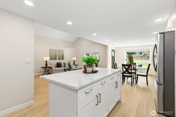 $977,777 | 20103 75th Avenue Northeast, Kenmore, WA 98028