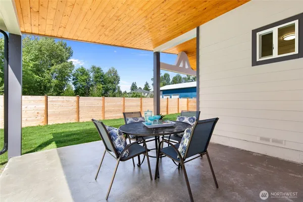 $977,777 | 20103 75th Avenue Northeast, Kenmore, WA 98028