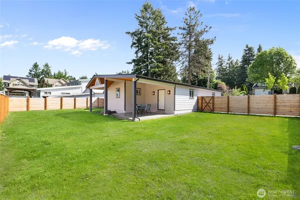 $977,777 | 20103 75th Avenue Northeast, Kenmore, WA 98028