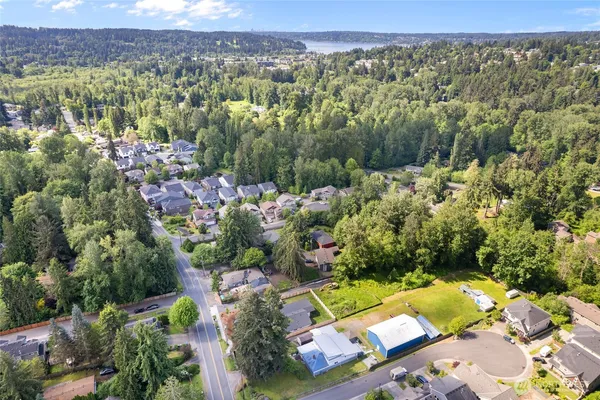 $977,777 | 20103 75th Avenue Northeast, Kenmore, WA 98028