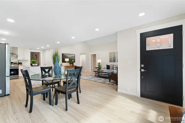 $977,777 | 20103 75th Avenue Northeast, Kenmore, WA 98028