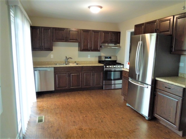 323 Dean Circle Bolingbrook, IL 60440 - Photo 9 of 9