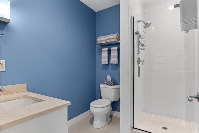 $1,060,000 | 80 Broad Street, Unit 907, Boston, MA 02110