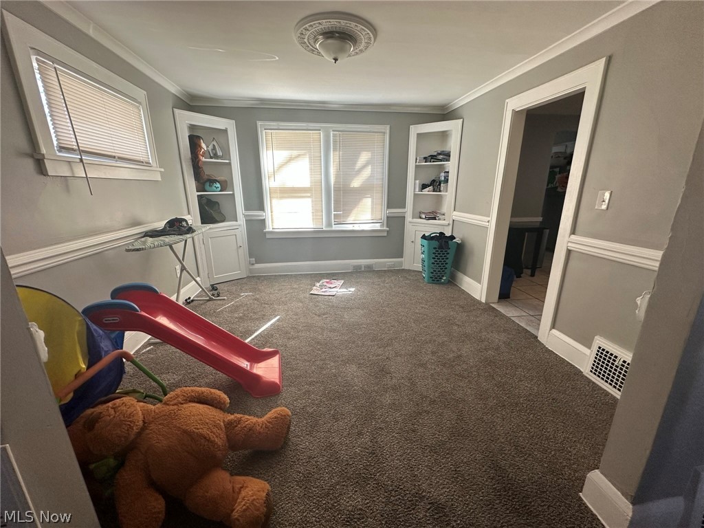 3934 Delmore Road Cleveland Heights, OH 44121 - Photo 4 of 13 living room