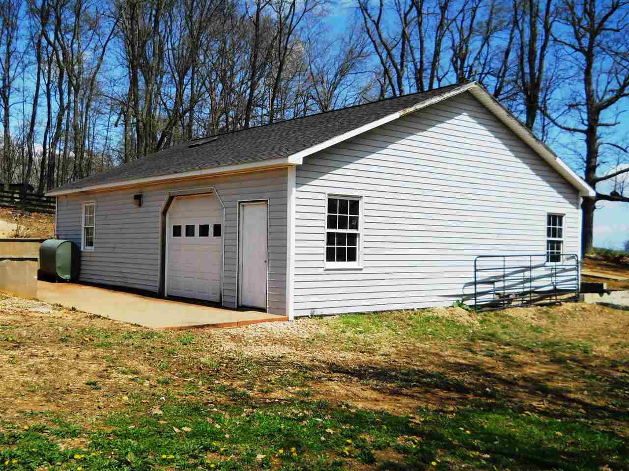 2938 Middlebrook Road Staunton, VA 24401 - Photo 30 of 38 a backyard of a house