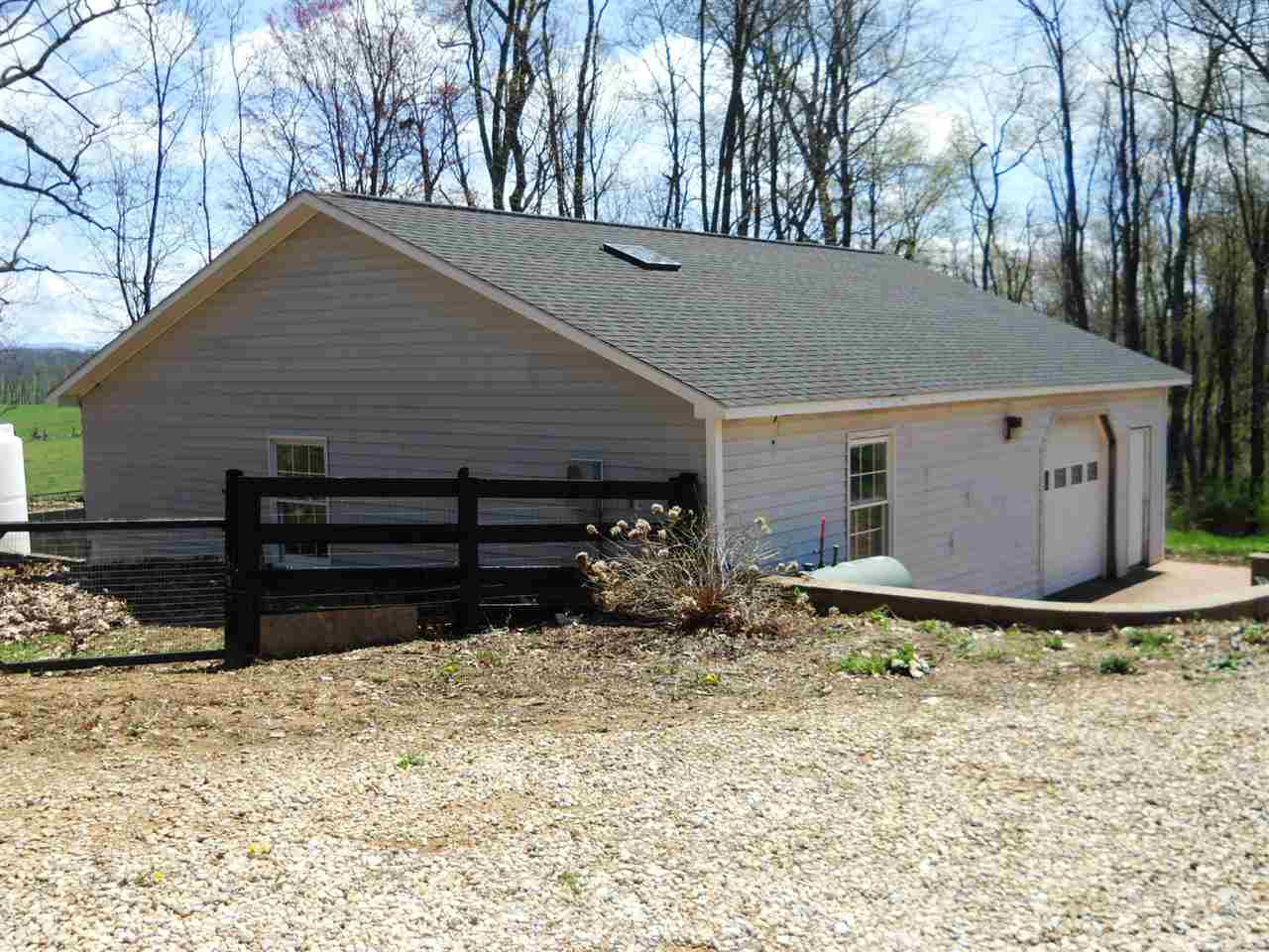 2938 Middlebrook Road Staunton, VA 24401 - Photo 31 of 38 a backyard of a house