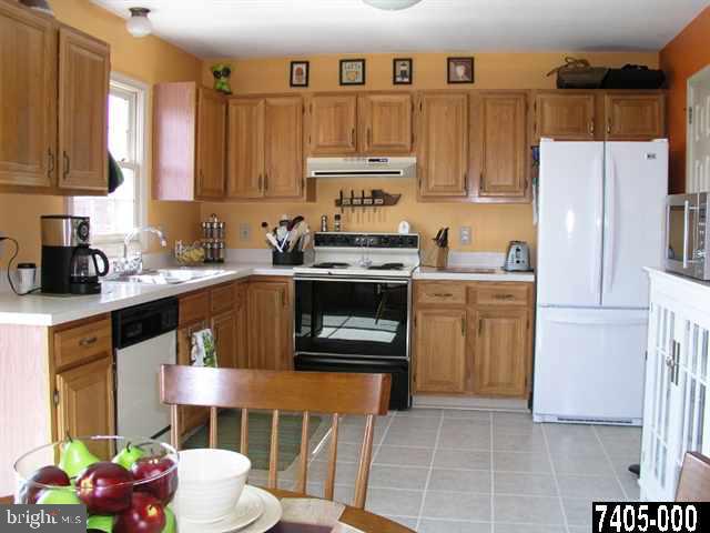 170 Robin Road York, PA 17404 - Photo 2 of 18 Gallery Image 2