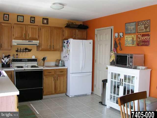 170 Robin Road York, PA 17404 - Photo 4 of 18 Gallery Image 4