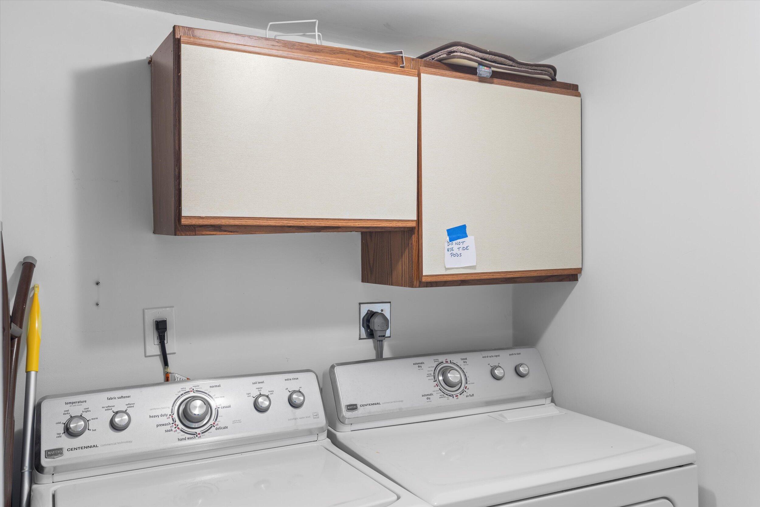 680 Cruikshank Lane Summerland Key, FL 33042 - Photo 50 of 101 a utility room with dryer and washer