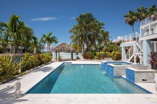 $2,800,000 | 680 Cruikshank Lane, Summerland Key, FL 33042