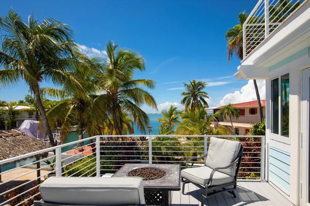 $2,800,000 | 680 Cruikshank Lane, Summerland Key, FL 33042