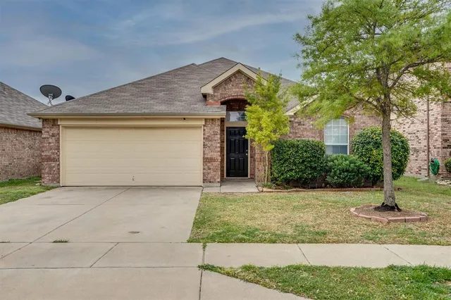 $1,900 | 5137 Bayridge Court, Fort Worth, TX 76179