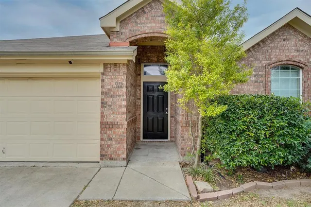$1,900 | 5137 Bayridge Court, Fort Worth, TX 76179