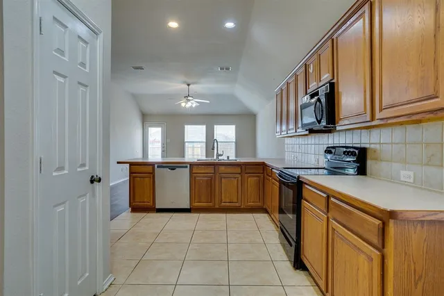 $1,900 | 5137 Bayridge Court, Fort Worth, TX 76179