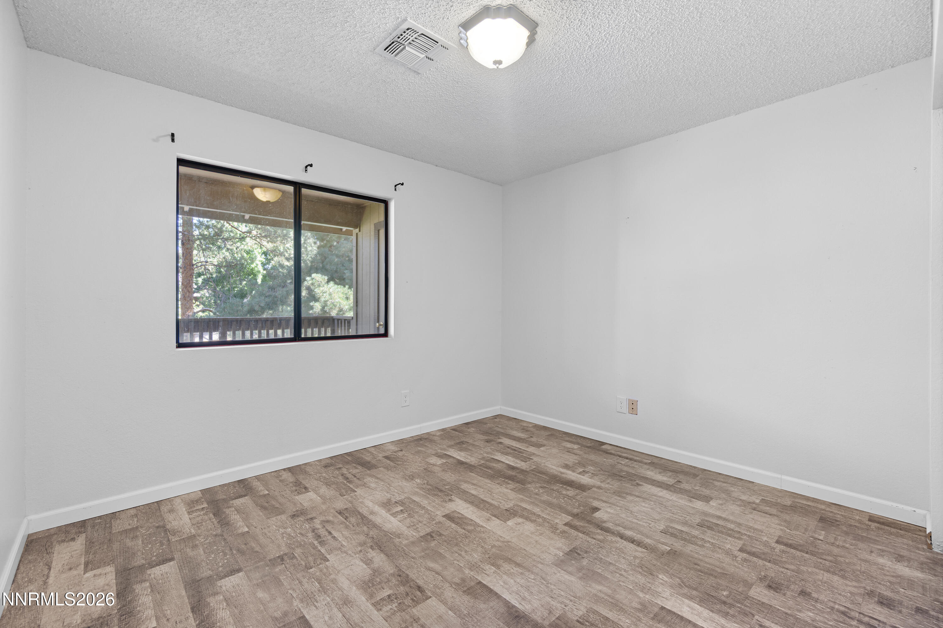 4410 Matich Drive Reno, NV 89502 - Photo 8 of 16 DSC01908