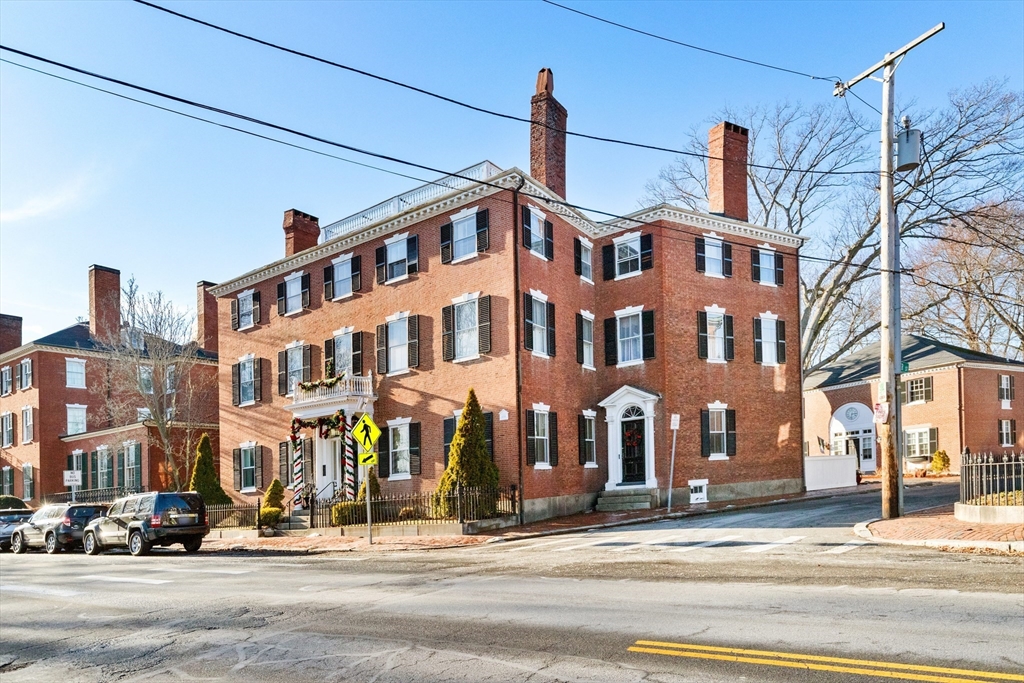 31 Washington Square, Unit 3 Salem, MA 01970 - Photo 2 of 40