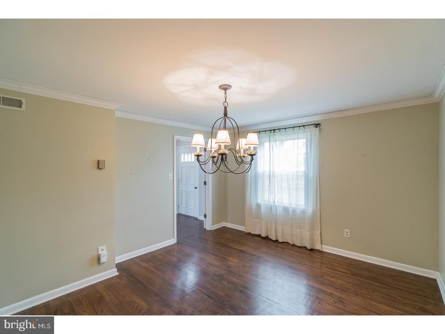 8 Deerpath Road Chalfont, PA 18914 - Photo 9 of 25 Dining Room