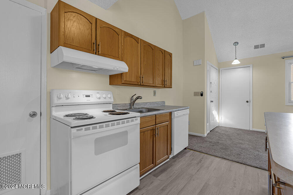 290 North Main Street, Unit B7 Barnegat, NJ 08005 - Photo 5 of 12 dsc02358_181