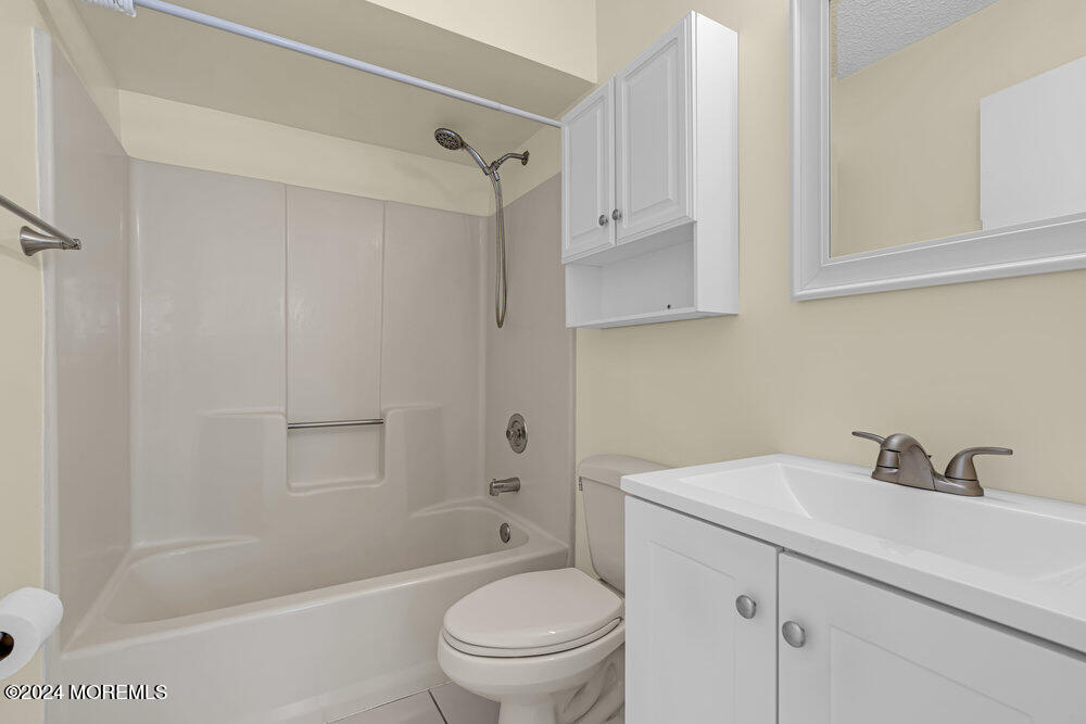 290 North Main Street, Unit B7 Barnegat, NJ 08005 - Photo 8 of 12 dsc02378_96