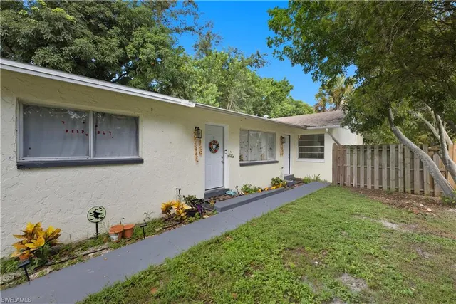 $1,650 | 1069 Highlands Drive, Naples, FL 34103