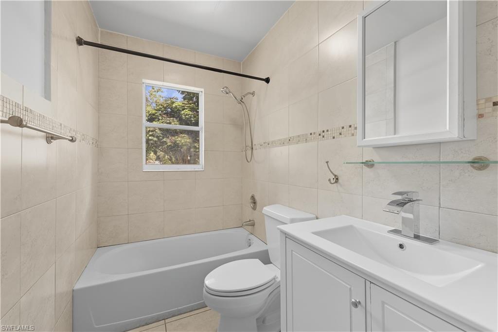 1069 Highlands Drive Naples, FL 34103 - Photo 5 of 12