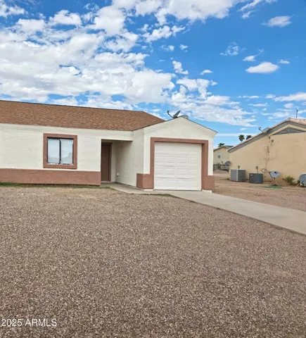 $900 | 15676 South Moon Valley Road, Unit 2, Arizona City, AZ 85123