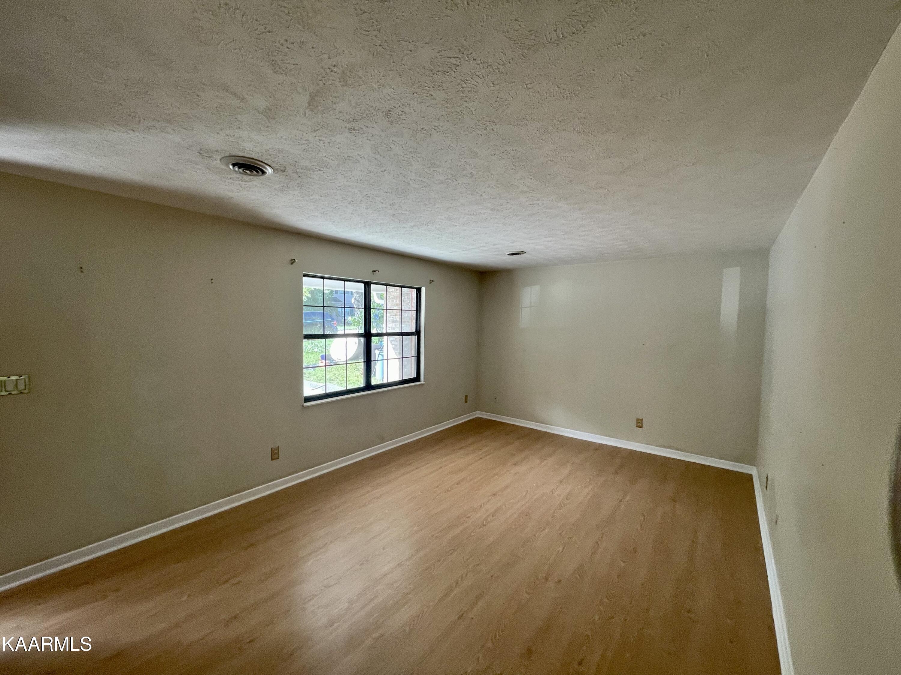 130 High Point Lane Oak Ridge, TN 37830 - Photo 5 of 24 IMG_1443