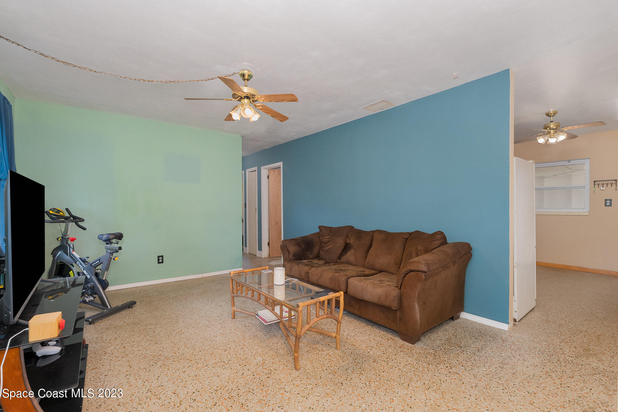 109 Cherry Street Melbourne, FL 32901 - Photo 6 of 31 a living room with furniture and a window