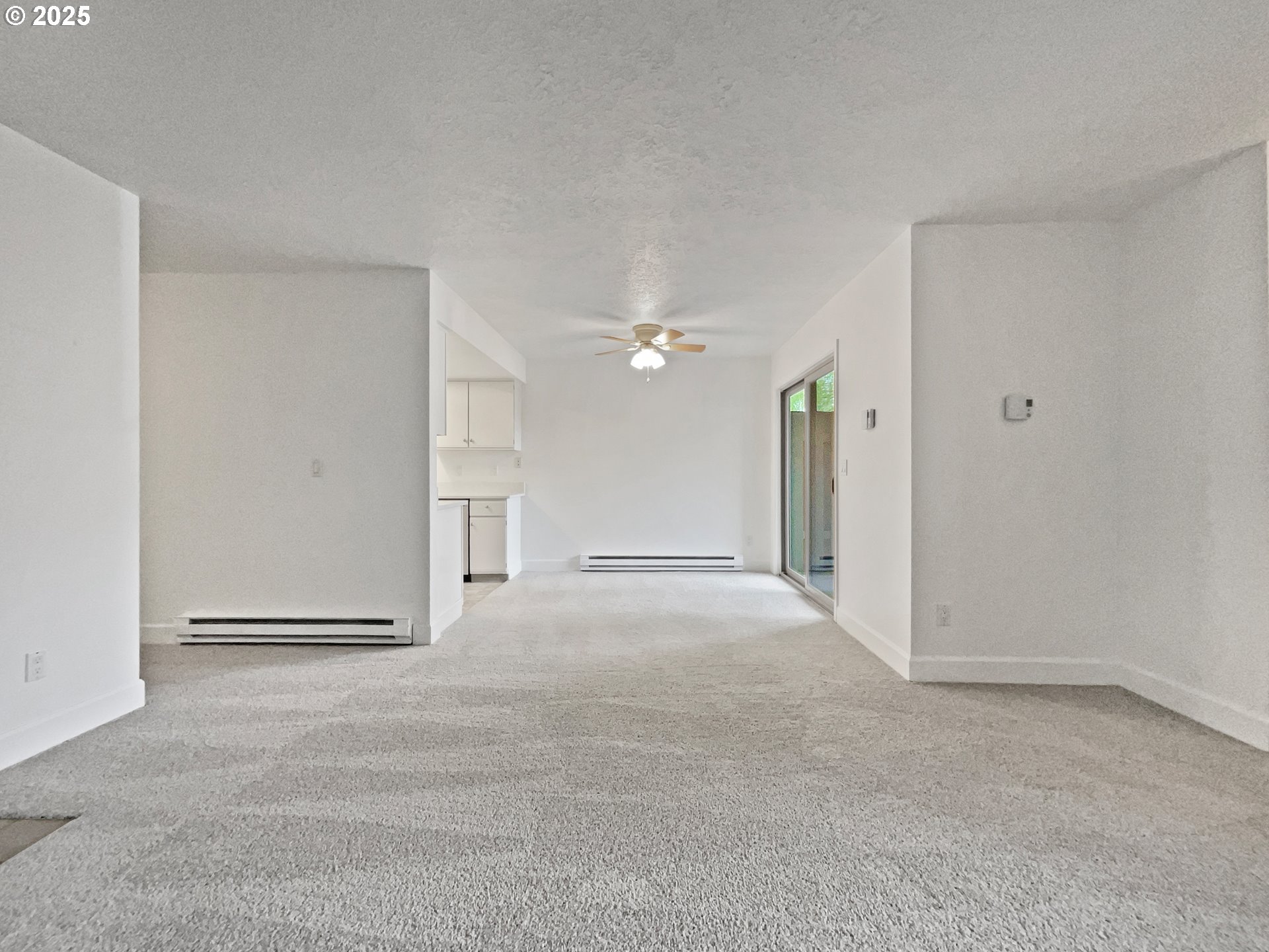 86 Kingsgate Road, Unit F103 Lake Oswego, OR 97035 - Photo 6 of 19 Gallery Image 6