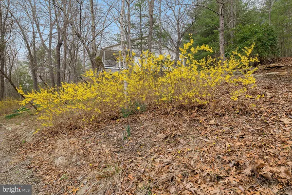 $549,000 | 232 Oakmont Estates Drive, Franklin, WV 26807