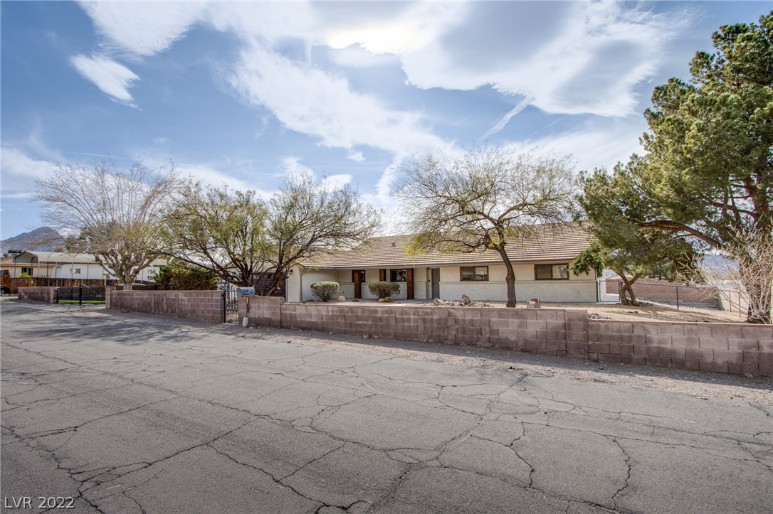 2231 Thoroughbred Road Henderson, NV 89002 - Photo 8 of 42 Gallery Image 8