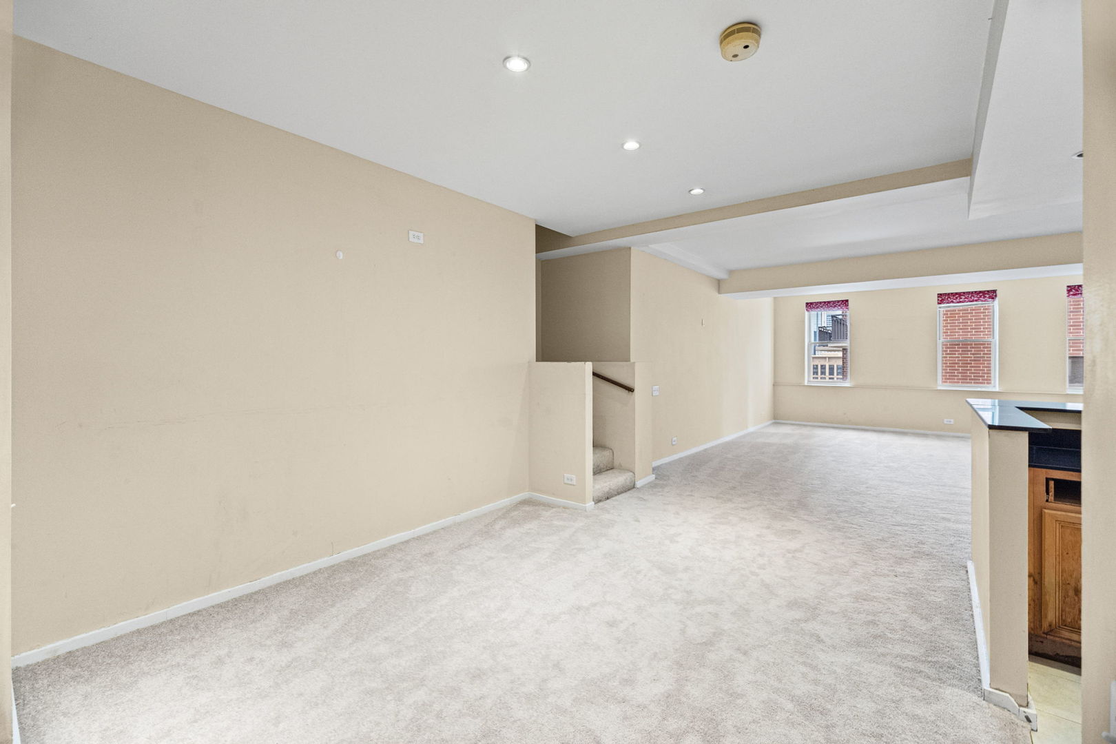 40 East 9th Street, Unit 1907 Chicago, IL 60605 - Photo 4 of 28