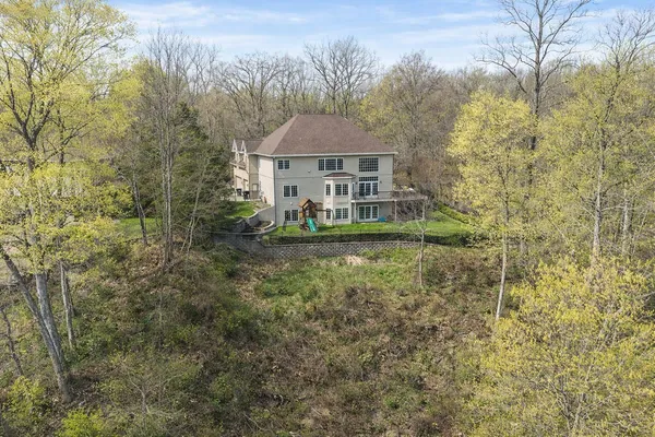 $1,050,000 | 4915 Stockbridge Drive, St. Joseph, MI 49085