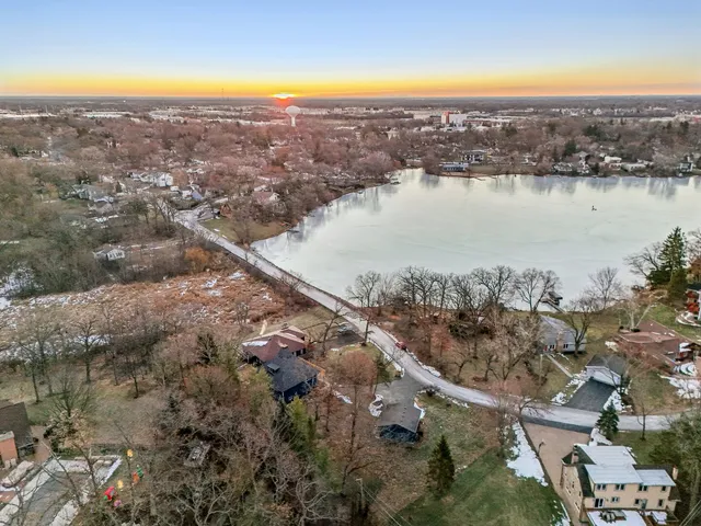 $3,499 | 23460 West N Lakewood Lane, Lake Zurich, IL 60047