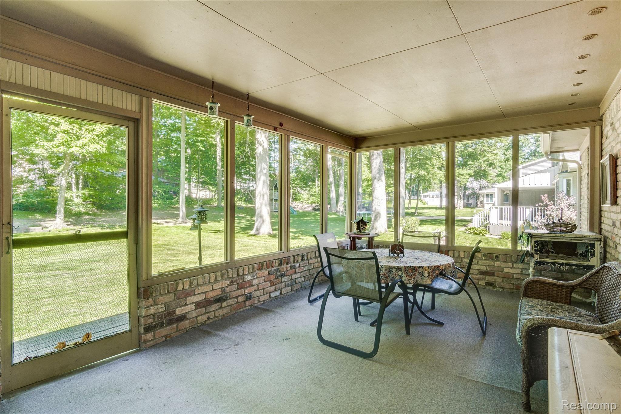 6404 Kings Pointe Road Grand Blanc, MI 48439 - Photo 14 of 38 Interiors (18 of 39).jpg