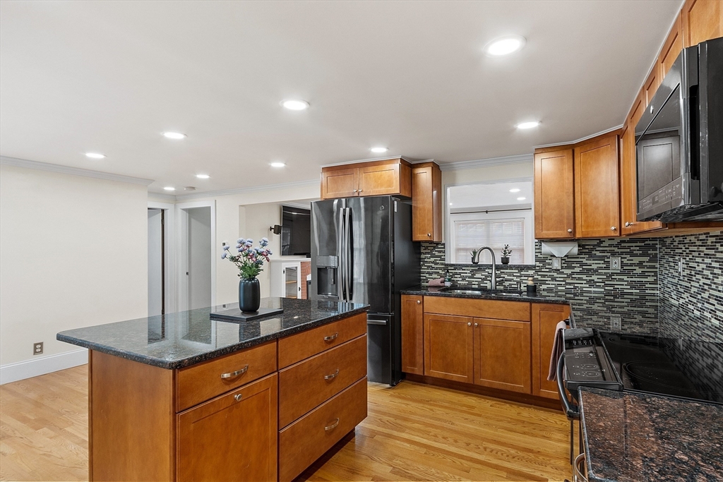 528 Franklin Road Fitchburg, MA 01420 - Photo 5 of 43 Gallery Image 5