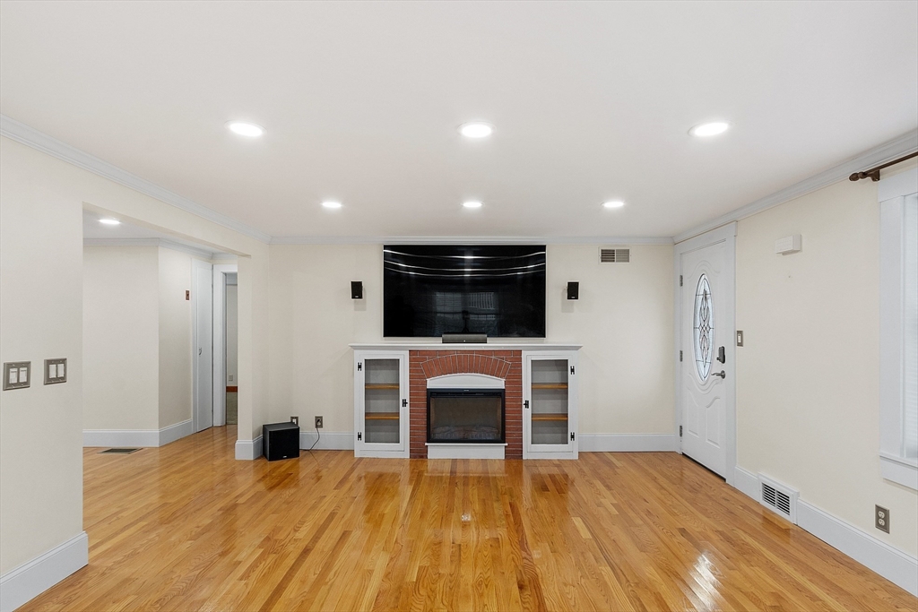 528 Franklin Road Fitchburg, MA 01420 - Photo 9 of 43 Gallery Image 9