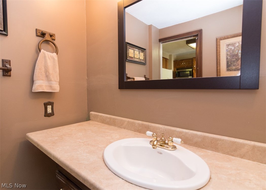 1720 Carlton Road Cleveland, OH 44134 - Photo 18 of 26