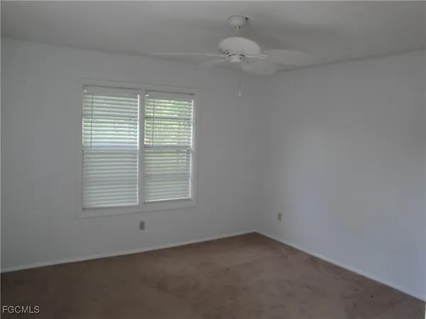 $1,800 | 620 Robert Avenue, Lehigh Acres, FL 33936