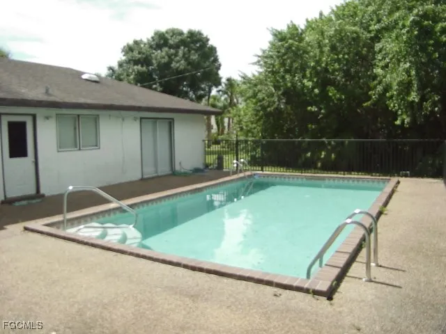 $1,900 | 620 Robert Avenue, Lehigh Acres, FL 33936