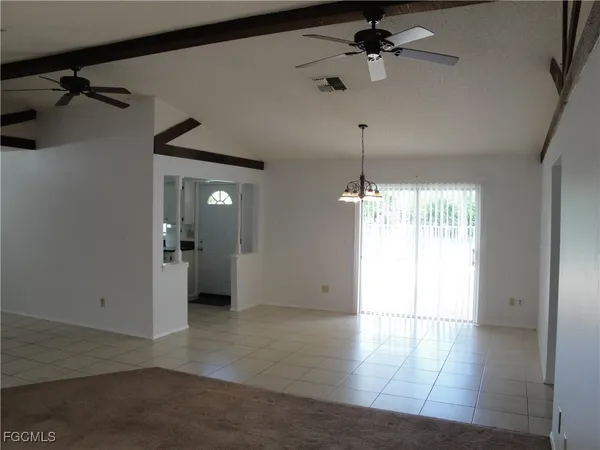 $1,800 | 620 Robert Avenue, Lehigh Acres, FL 33936