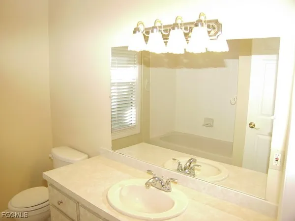 $1,800 | 620 Robert Avenue, Lehigh Acres, FL 33936