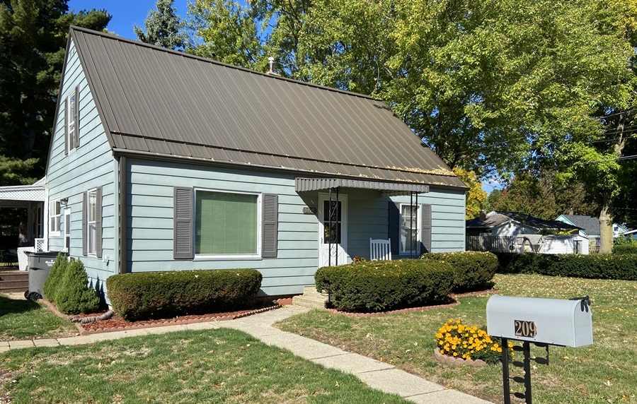 209 South Riverside Boulevard Goshen, IN 46526 - Photo 1 of 19 Gallery Image 1