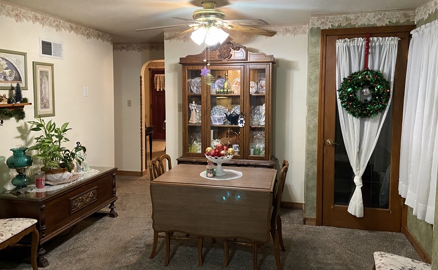 209 South Riverside Boulevard Goshen, IN 46526 - Photo 7 of 19 Gallery Image 7