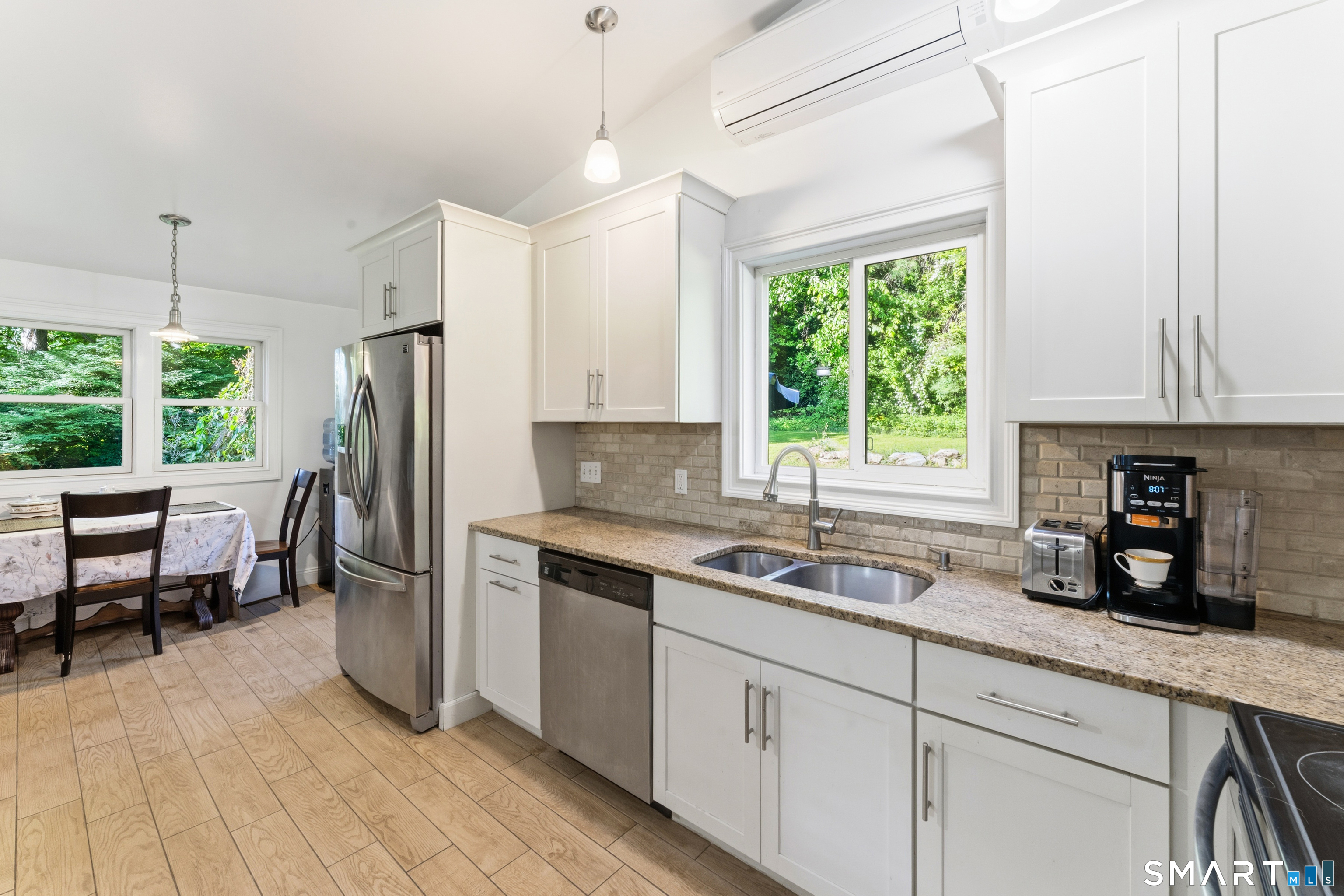 21 North Pleasant Rise Brookfield, CT 06804 - Photo 8 of 39