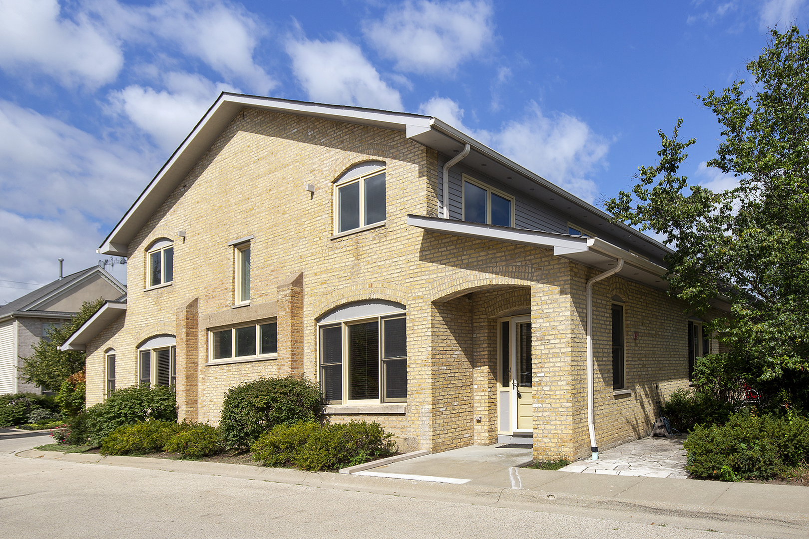 4 Rienzi Lane Highwood, IL 60040 - Photo 1 of 10 a front view of a house with a yard