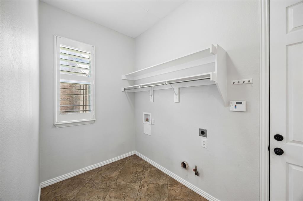 1613 Long Prairie Court Allen, TX 75002 - Photo 11 of 40